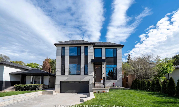 35 Foxwarren Drive