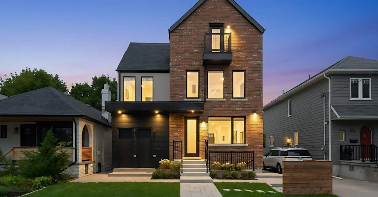 C-502 Atlas Avenue, Toronto, ON, M6C 3R3