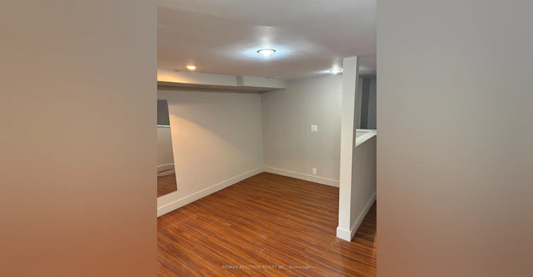Lower-32 Macklem Avenue, Toronto, ON, M6J 3M2 - 4