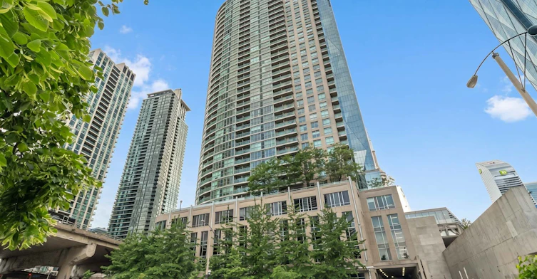 1813-18 Yonge Street, Toronto, ON, M5E 1Z8
