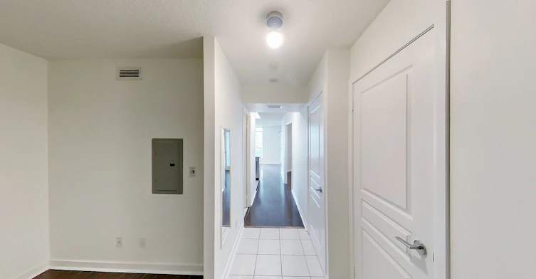 1813-18 Yonge Street, Toronto, ON, M5E 1Z8 - 2