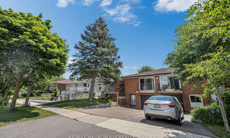 76 Harrington Crescent