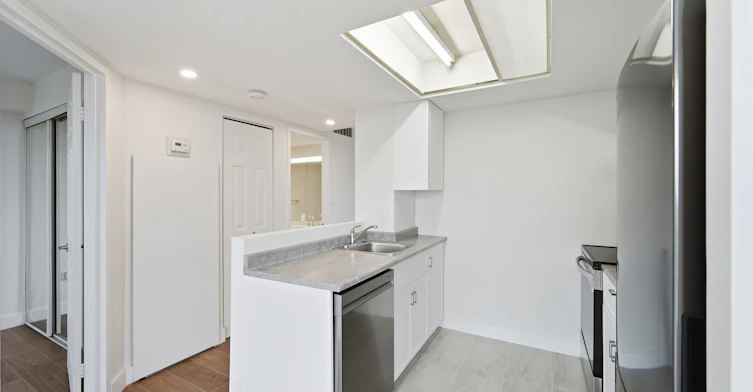 1604-5 Concorde Place, Toronto, ON, M3C 3M8 - 11