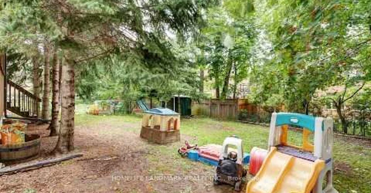 109 Poyntz Avenue N, Toronto, ON, M2N 1J3 - 15