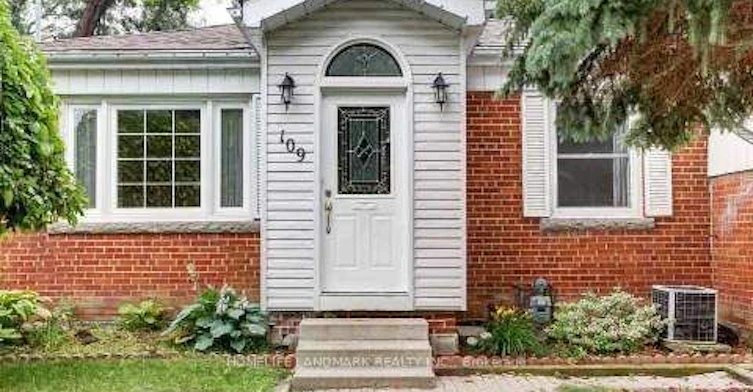 109 Poyntz Avenue N, Toronto, ON, M2N 1J3 - 2