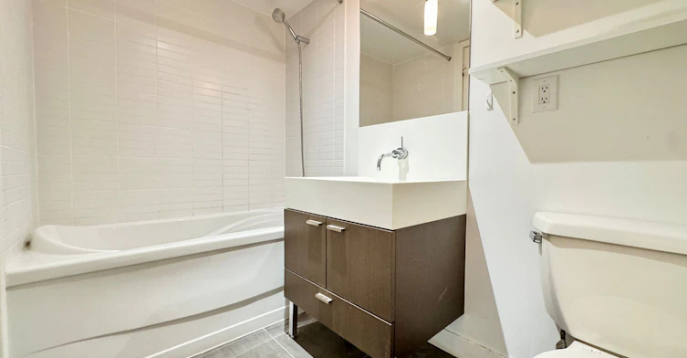 1008-110 Charles Street E, Toronto, ON, M4Y 1T5 - 10