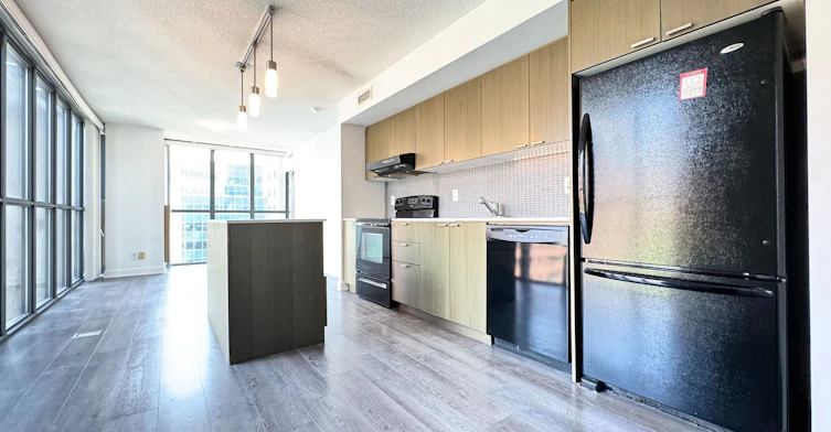 1008-110 Charles Street E, Toronto, ON, M4Y 1T5 - 3
