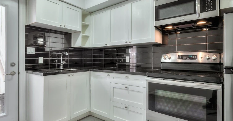 Bsmt-665 Crawford Street, Toronto, ON, M6G 3K1 - 16