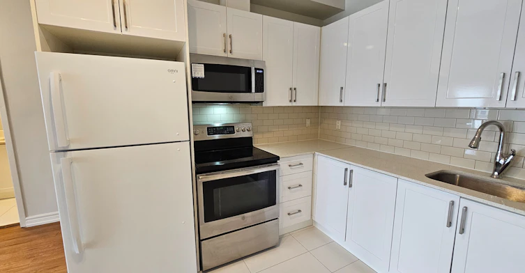 201-1801 Eglinton Avenue W, Toronto, ON, M6E 2H8 - 2