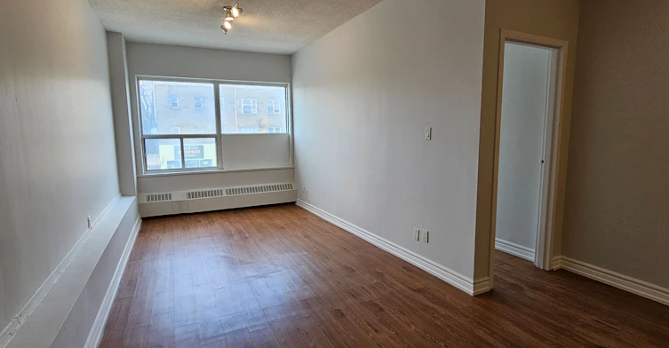 201-1801 Eglinton Avenue W, Toronto, ON, M6E 2H8 - 9