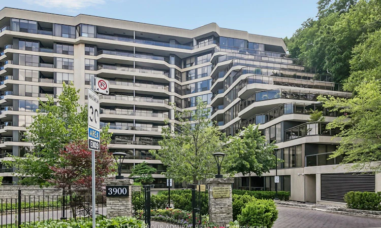 301-3900 Yonge Street