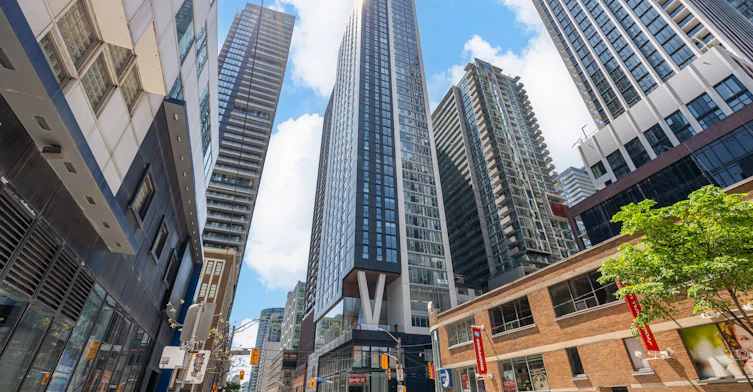906-357 King Street W, Toronto, ON, M5V 1K1 - 2