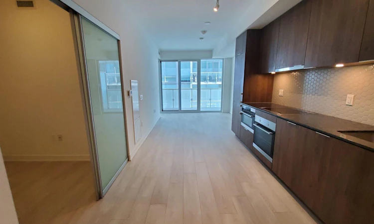 408-15 Queens Quay E