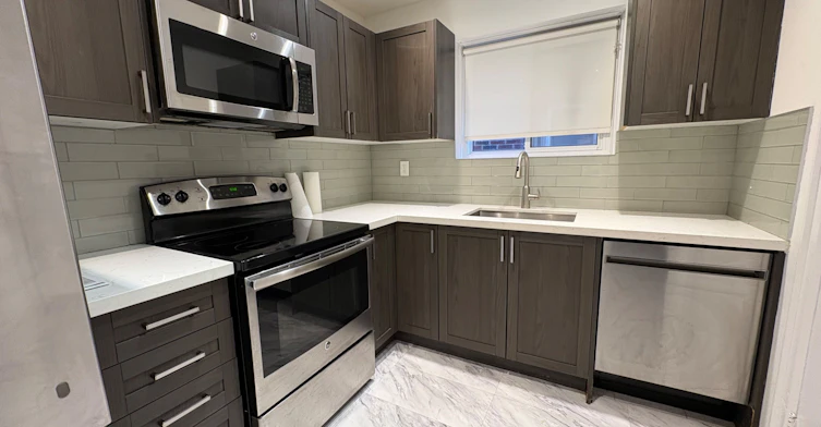 Main-101 Burnside Drive, Toronto, ON, M6G 2M9 - 10
