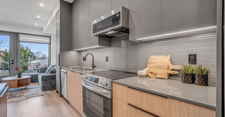 Unit 2-1169 Davenport Road, Toronto, ON, M6H 2G6 - 9