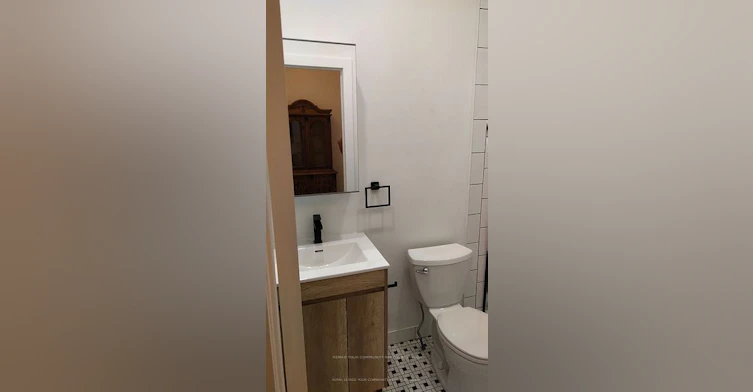 Main-48 Ulster Street, Toronto, ON, M5S 1E3 - 11
