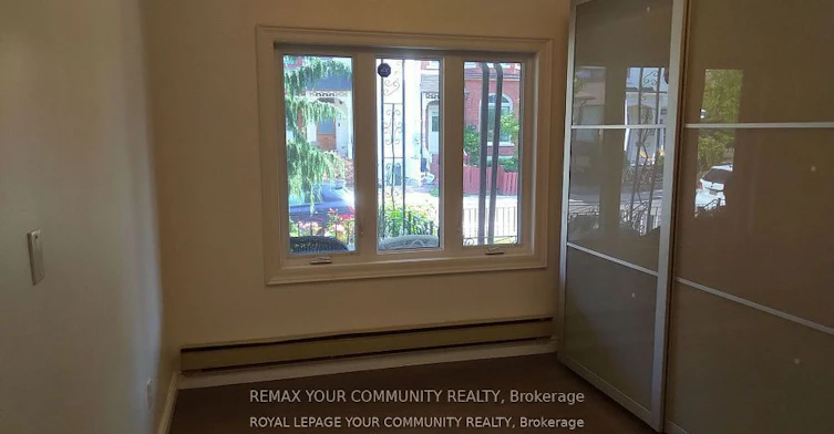 Main-48 Ulster Street, Toronto, ON, M5S 1E3 - 4