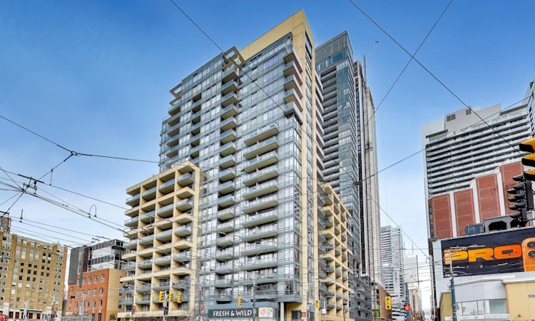 1219-438 King Street W