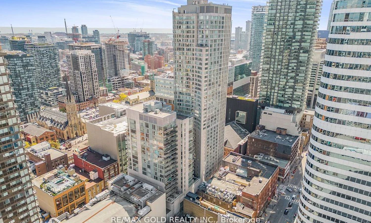 1506-200 Victoria Street