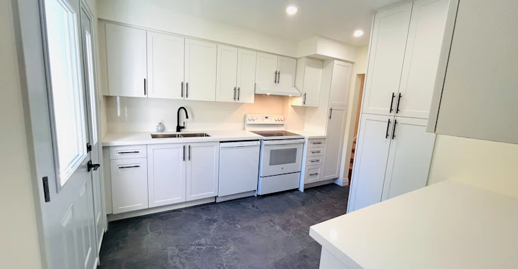 25-84 Barber Greene Road, Toronto, ON, M3C 1Z9 - 9
