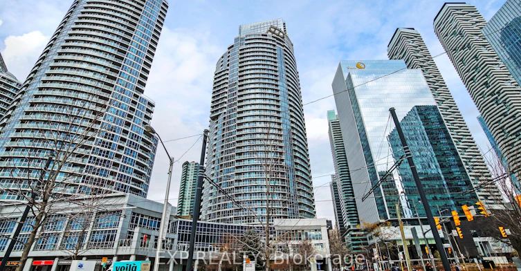 2404-8 York Street, Toronto, ON, M5J 1R2