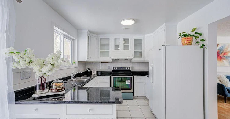 154 Freshmeadow Drive, Toronto, ON, M2H 2R1 - 12