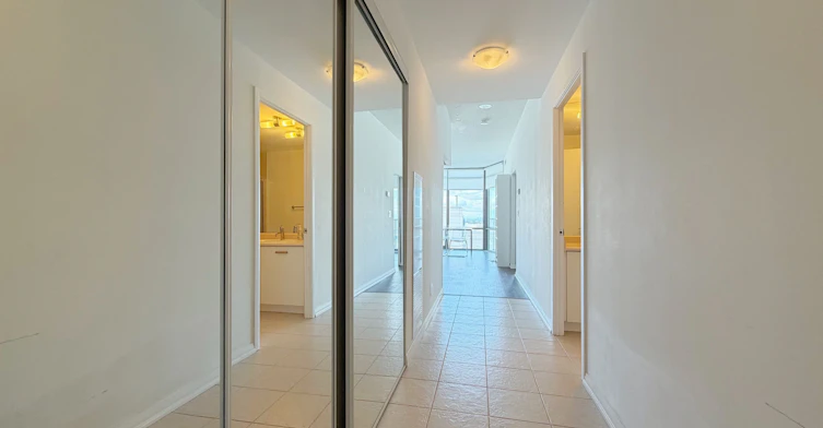 1802-832 Bay Street, Toronto, ON, M5S 1Z6 - 2