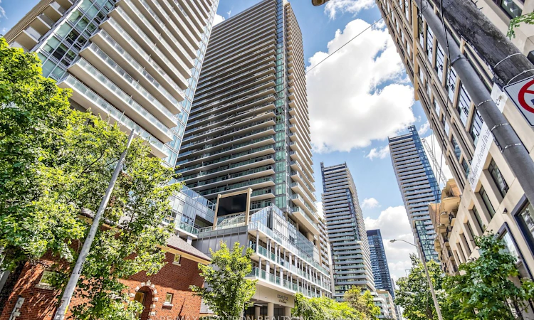 1612-195 Redpath Avenue