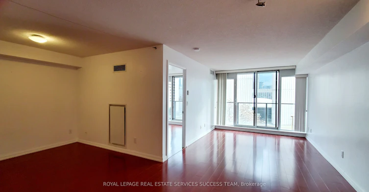 1009-111 Elizabeth Street, Toronto, ON, M5G 1P7 - 4