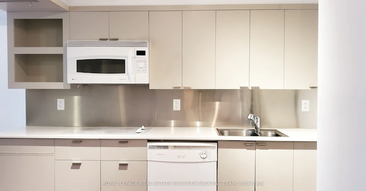 1009-111 Elizabeth Street, Toronto, ON, M5G 1P7 - 7
