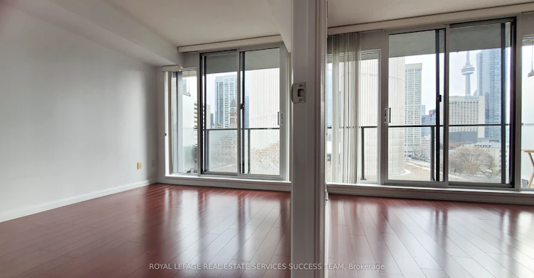 1009-111 Elizabeth Street, Toronto, ON, M5G 1P7 - 3