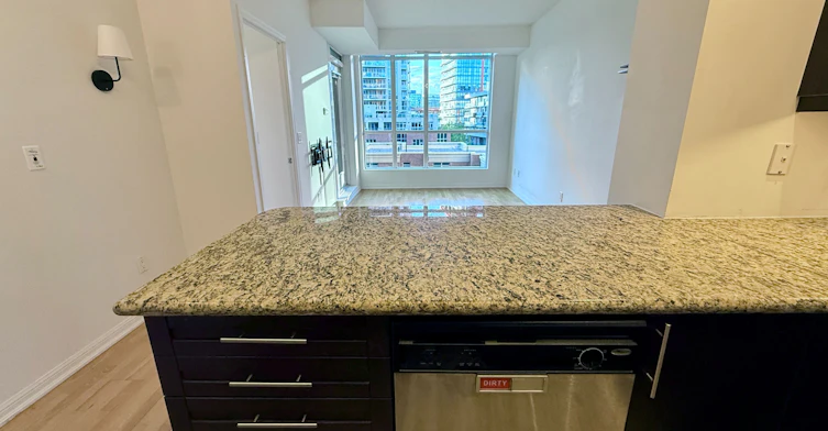 522-628 Fleet Street, Toronto, ON, M5V 1A8 - 4