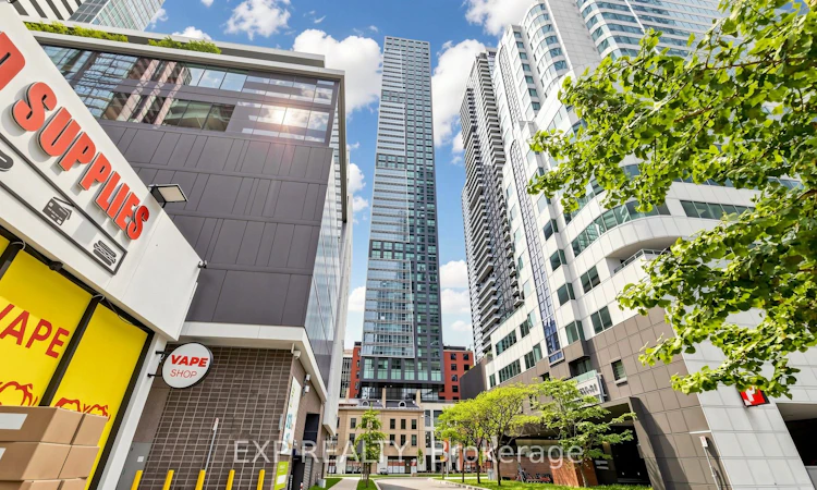 601-327 King Street W