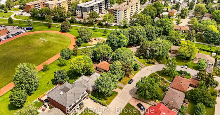 39 Treadgold Crescent, Toronto, ON, M3A 1X1 - 30