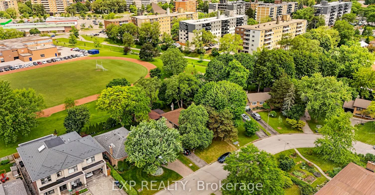 39 Treadgold Crescent, Toronto, ON, M3A 1X1 - 29