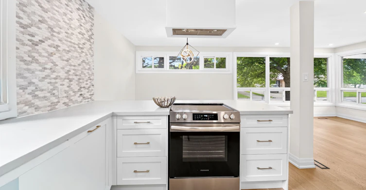 39 Treadgold Crescent, Toronto, ON, M3A 1X1 - 5