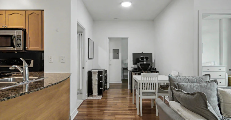 219-231 Fort York Boulevard, Toronto, ON, M5V 1B2 - 11
