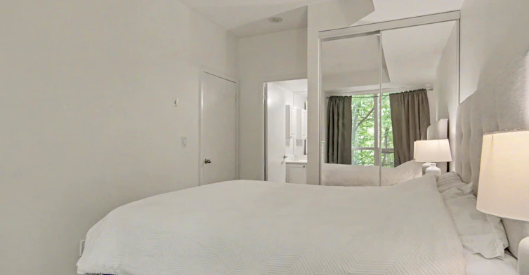 219-231 Fort York Boulevard, Toronto, ON, M5V 1B2 - 18