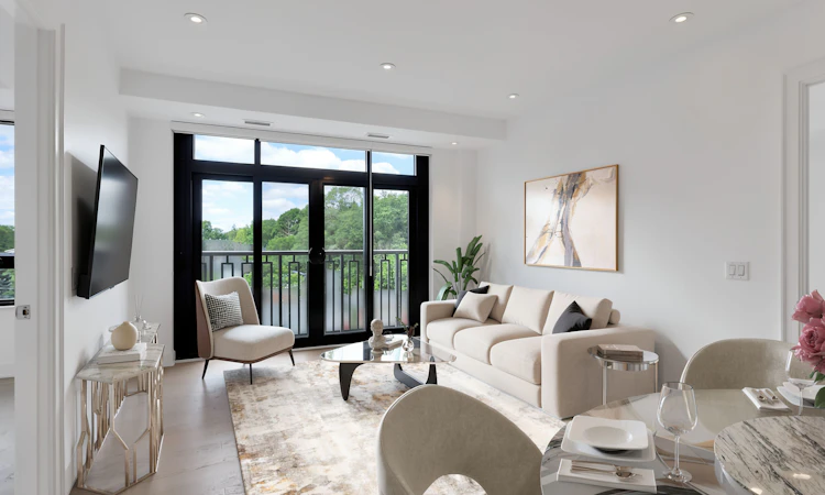 403-1 Strathgowan Avenue