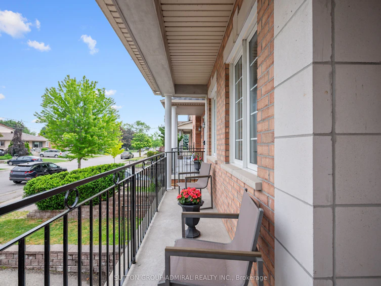 255 Cocksfield Avenue, Toronto, ON, M3H 3T6 - 5