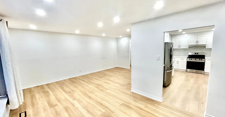 14 Glentworth Road, Toronto, ON, M2J 2E6 - 16