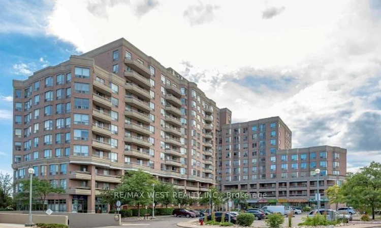 PH7-1700 Eglinton Avenue