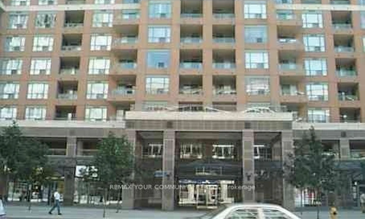 512-889 Bay Street