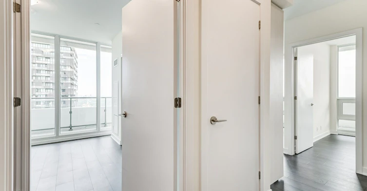 5402-2221 Yonge Street, Toronto, ON, M4S 2B4 - 7