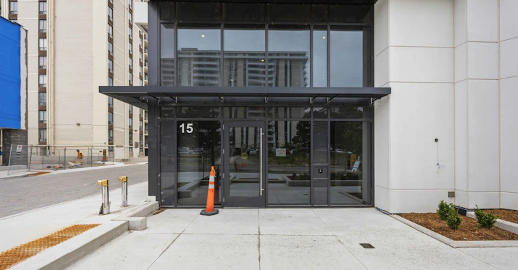 413-15 David Salomon Drive, Toronto, ON, M3C 1E7 - 3