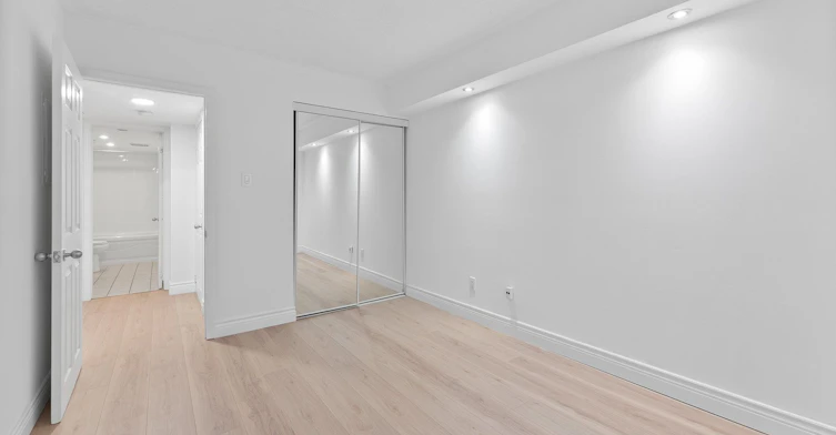 Th B-12 Portland Street, Toronto, ON, M5V 3N6 - 17