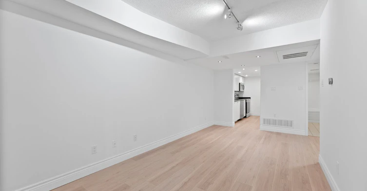 Th B-12 Portland Street, Toronto, ON, M5V 3N6 - 5