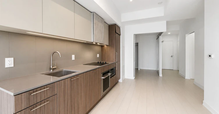 1115-19 Western Battery Road, Toronto, ON, M6K 0E3 - 6