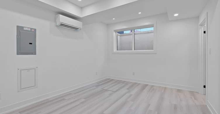 1-587 Oakwood Avenue, Toronto, ON, M6E 2X8 - 11
