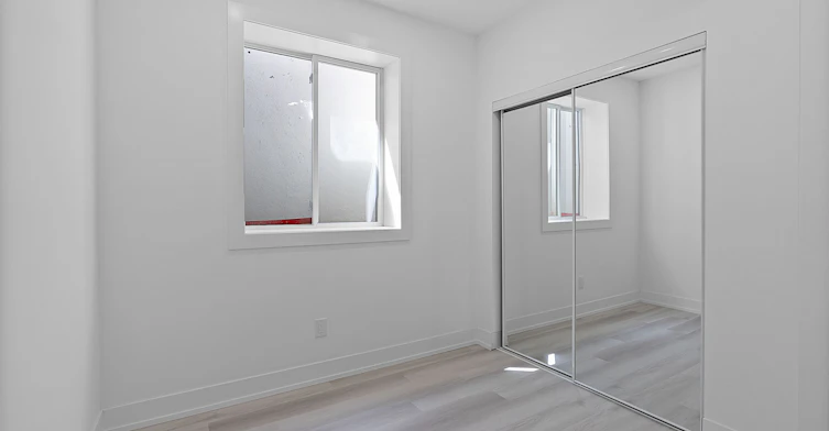1-587 Oakwood Avenue, Toronto, ON, M6E 2X8 - 17